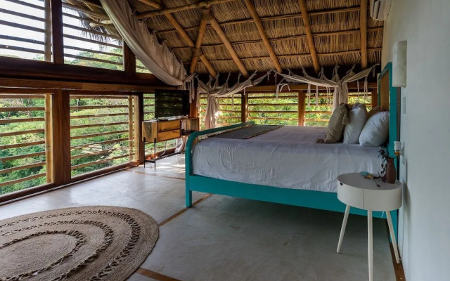 Tokipa at Punta Sayulita