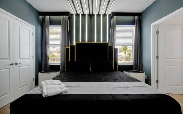 Luxury and Sophisticated 15 BR Ensuite