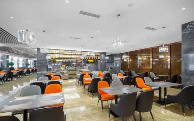 RuiLi Blossom Hotel
