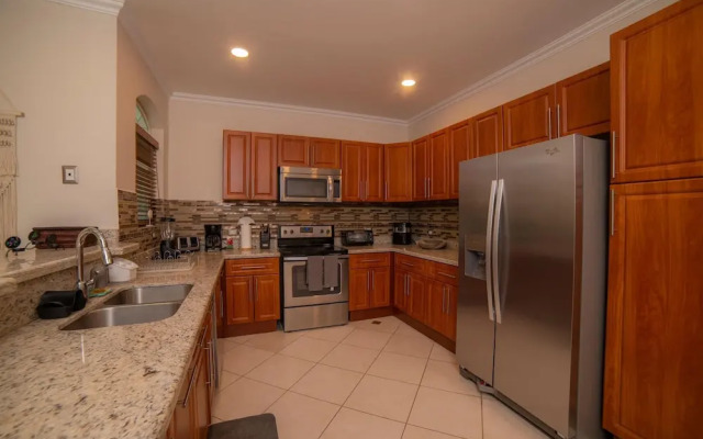 Colina 8F - 2 bdr 2 Bath
