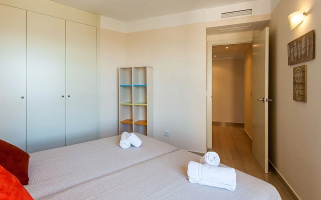 ApartUP Blue Opera View