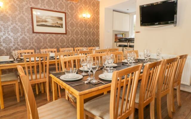 Sail Lodge