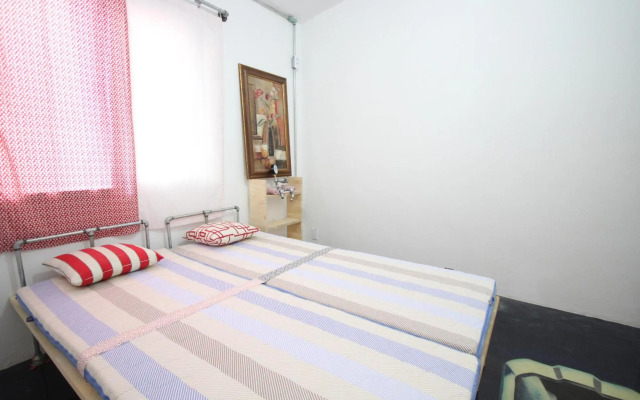 Time Travelers Party Hostel In Hongdae - Foreigners Only