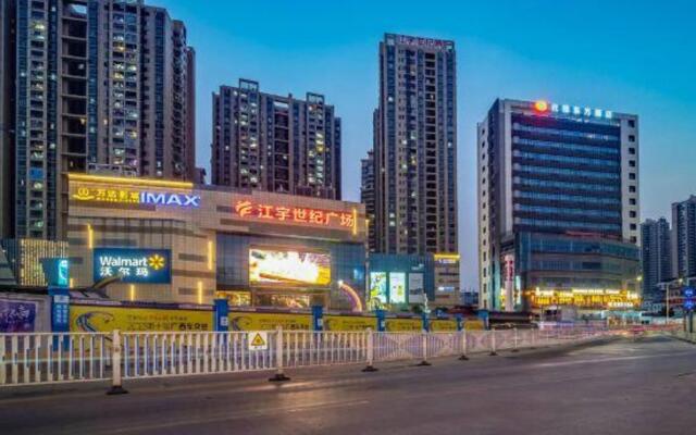 Youcheng Oriental Hotel (Huqiu Subway Station)