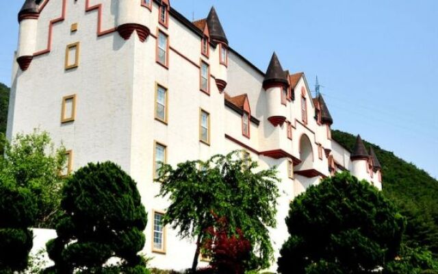 White Castle Resort