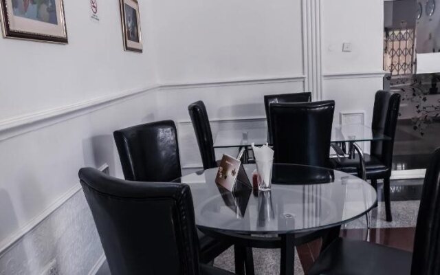 Bristlecone Suites & Apartment