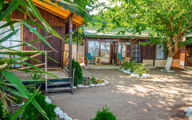 Kara Kedi Beach Bungalow