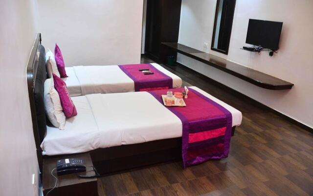 Mega Inn By OYO Rooms