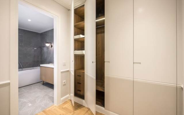 Chic central Athens apartment at Mavilli Sq.