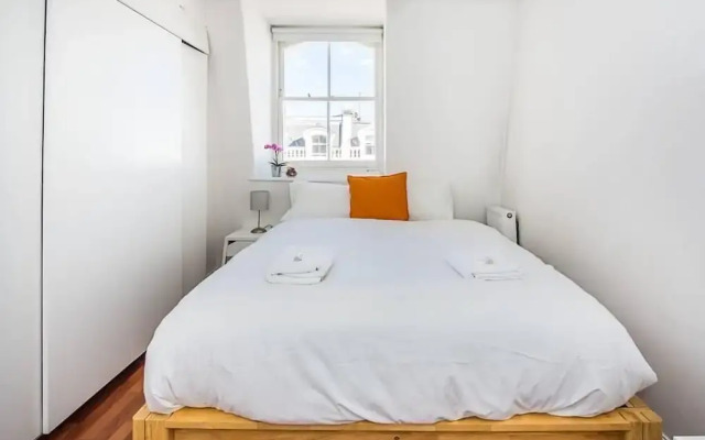 Bright stylish Nott Hill apart sleeps 6