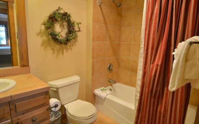 Luxury 3 Bedroom Mountain Vacation Rental in Breckenridge Just Two Blocks From Downtown