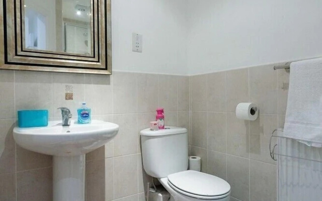 Leeds Townhouse Apartments 7 Beds in 4 Bedrooms