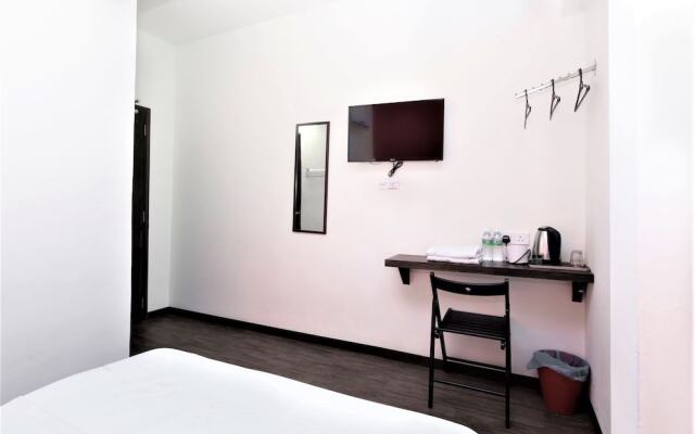 ZEN Rooms Basic Near KTM Sentul