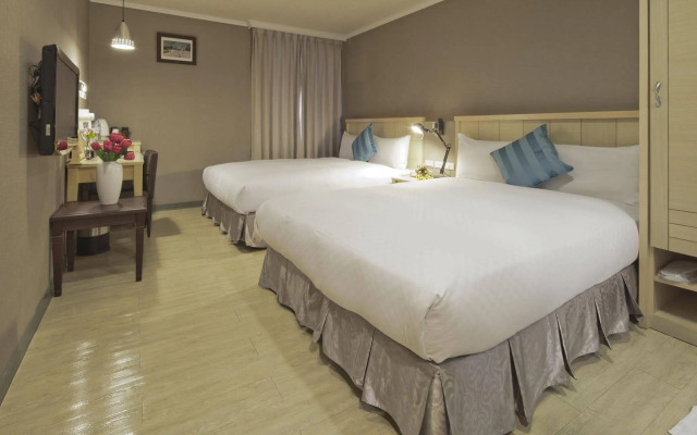 Just Enjoy Business Hotel