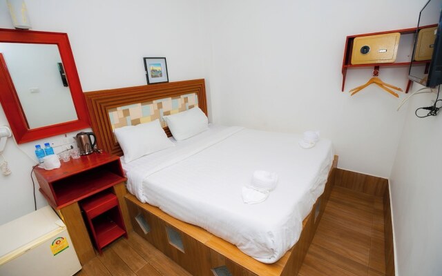 Ruby Riverside Hotel & Hostel
