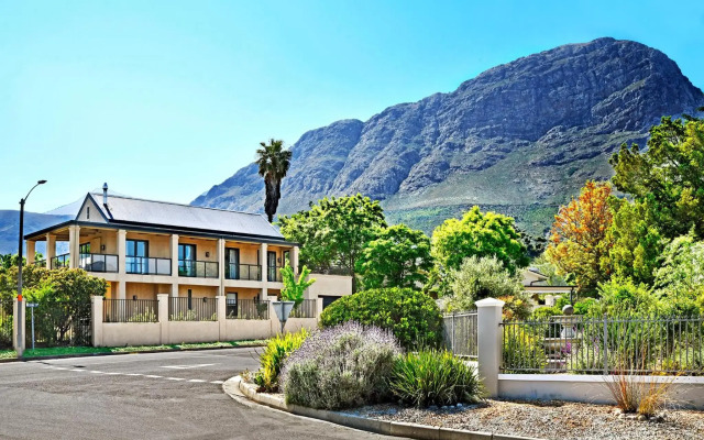 Small Wonder Guest Villa With Private Pool