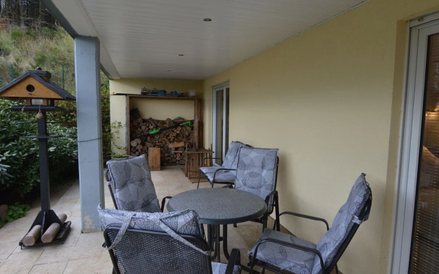 Charming Apartment in Weinsheim with Garden