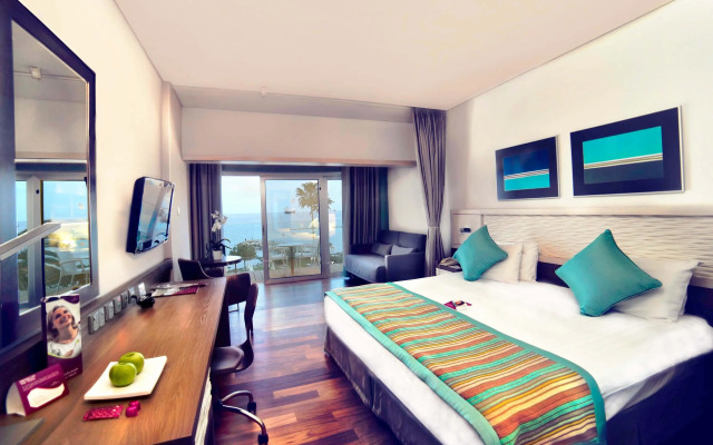 Crowne Plaza Limassol by IHG