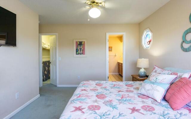 See Otter by Oak Island Accommodations