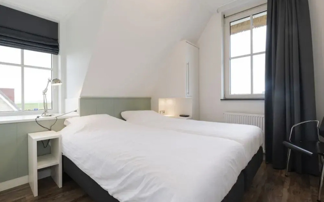Chic Villa With a Fireplace at Tjeukemeer