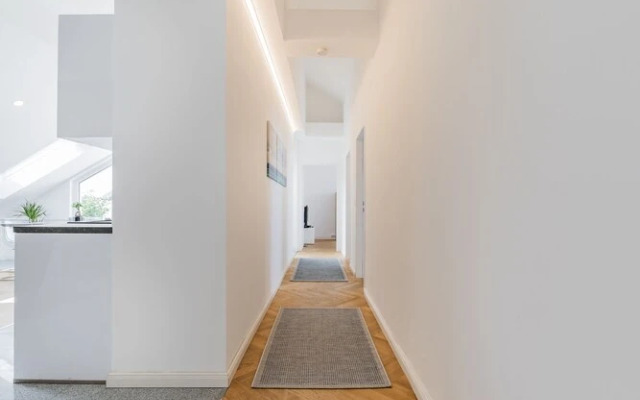100sqm w terrace-Danube-AC - Netflix-3BR