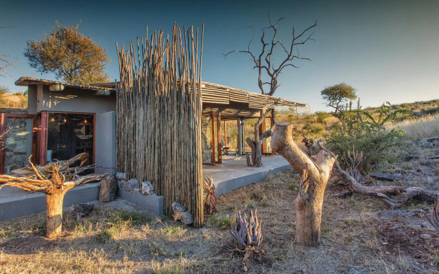 Tuningi Safari Lodge