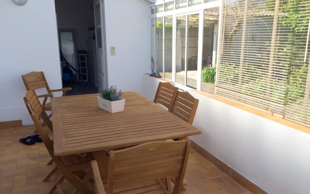 House With 3 Bedrooms in Le Pouliguen, With Enclosed Garden and Wifi -