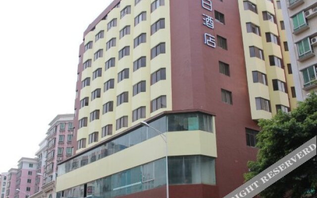 Sunshine Holiday Hotel