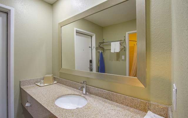 Motel 6 Ukiah, CA - North