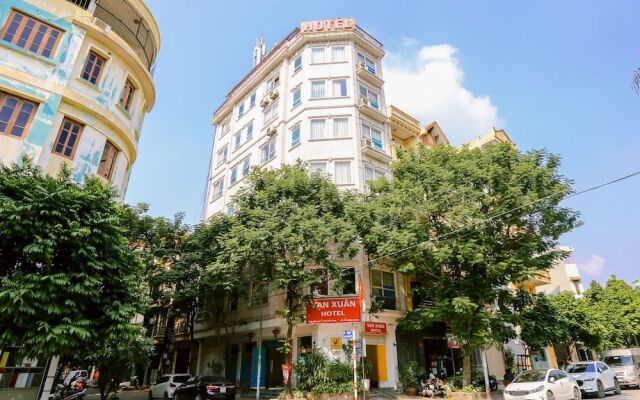 Van Xuan Hotel