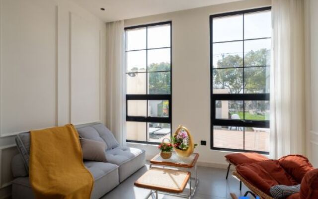 Shanghai In Prime Years  Countryside  Home Hotel