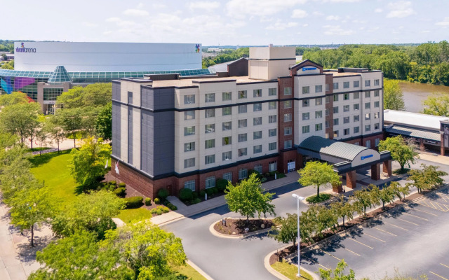 Wyndham Moline on John Deere Commons
