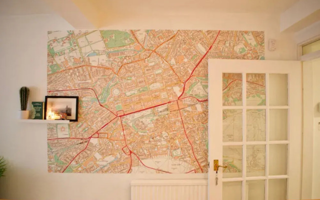 Central, Garden Flat, Sleeps 4, Perfect Location