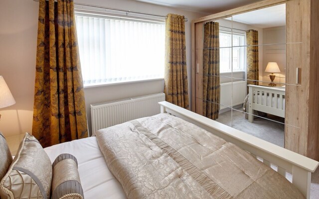 Host Stay Sandling Court
