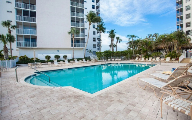 Nora's Bonita Beach & Tennis Condo