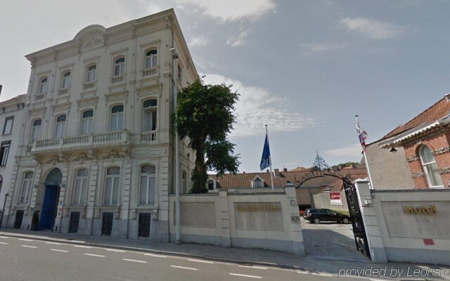 hotelImage