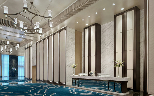 The Ritz-Carlton, Guangzhou - Image 2