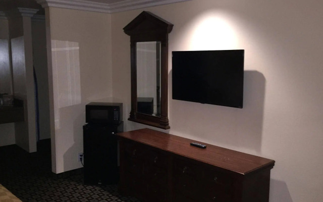 Ontario Inn & Suites