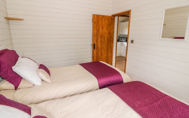 Log Cabin at Furlongs Farm