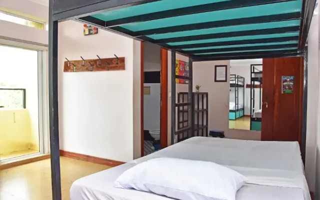 Mad Monkey Hostel Kampot