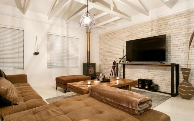 Sail Street 52 by AirAgents