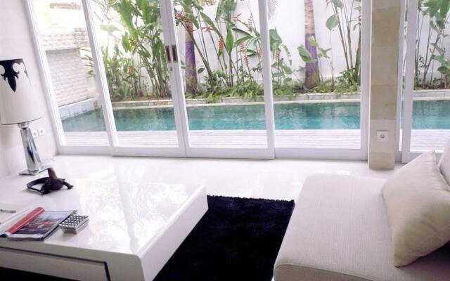Villa Rumah Putih
