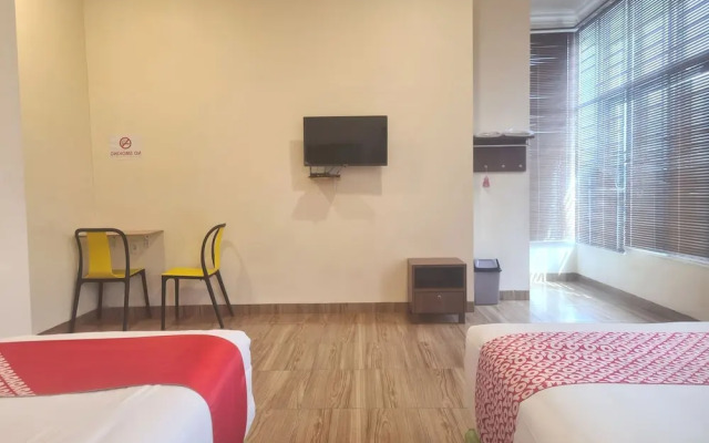 Super OYO 3316 Adam Malik Guesthouse Near Stasiun Medan