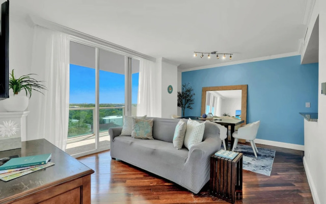 Fabulous 2-Bedroom in the Heart of Grove