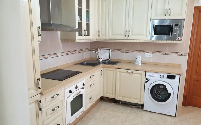 Delightful Spacious 2 bed Apartment in Nerja