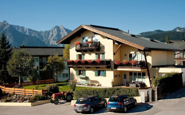Tranquil Apartment in the Centre of Seefeld