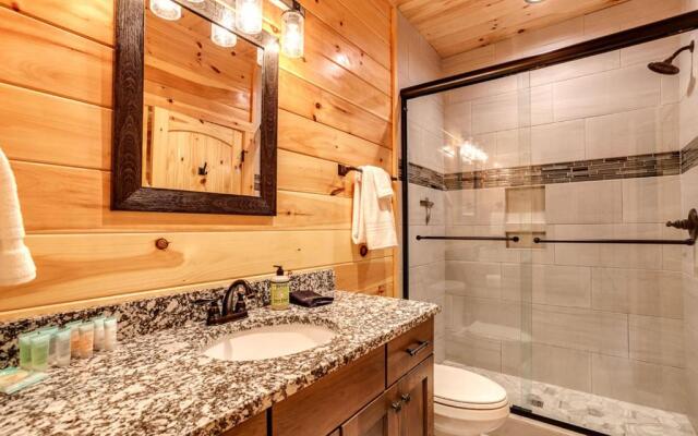 4 Bedroom Cabin for 14