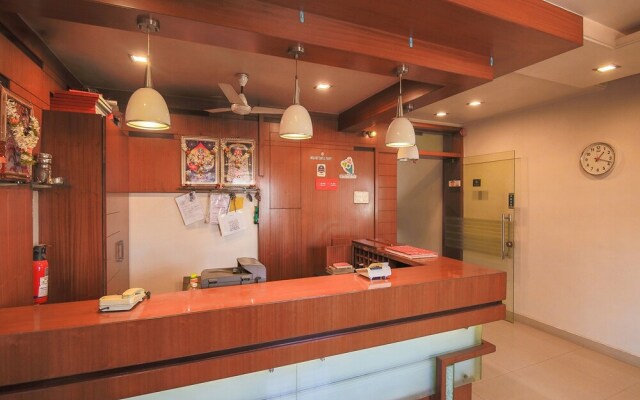 OYO 28178 Mega Inn