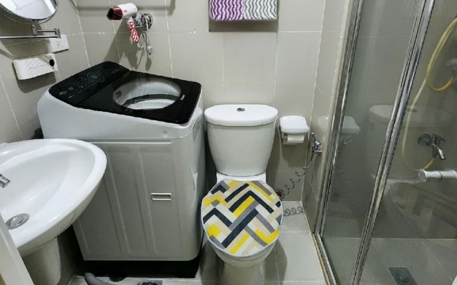 High-Tech Studio at Grass Residences -2 persons only, Quezon City