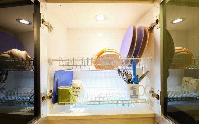 Easy Access to Mall Green Pramuka Apartment
